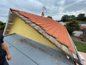 dépannage réparation toiture couverture Carquefou proche Nantes