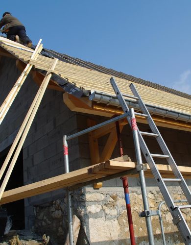 charpentier – pose de liteaux charpentier - pose de liteaux